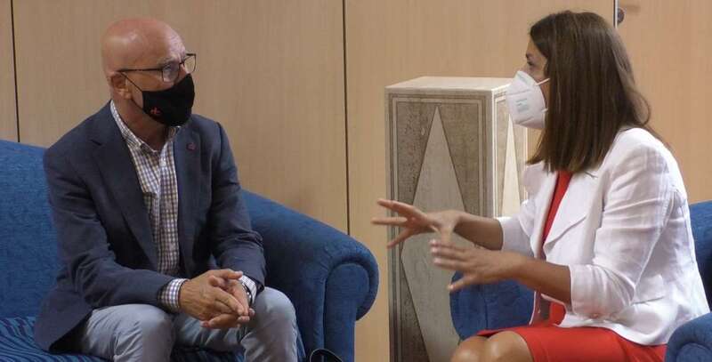 Momento de la reunión de la alcaldesa con el Diputado del Común/TA.